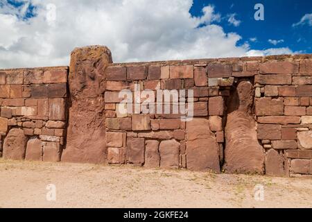 Rovine di Tiwanaku, Bolivia. Tiwanaku è un'antica città nei pressi del lago Titicaca. Foto Stock