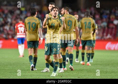 Granada, Spagna. 13 settembre 2021. Andres Guardado festeggia il suo obiettivo 1-0 durante la partita Liga tra Granada CF e Real Betis allo stadio Nuevo Los Carmenes il 13 settembre 2021 a Granada, Spagna. (Foto di José M Baldomero/Pacific Press/Sipa USA) Credit: Sipa USA/Alamy Live News Foto Stock