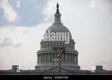 Washington, Stati Uniti. 14 settembre 2021. Una struttura di telecamera di sicurezza temporanea è stata installata prima del rally previsto di settembre 18 a sostegno degli insurzionisti del 6 gennaio, a Capitol Hill a Washington, DC, 14 settembre 2021. (Foto di Oliver Contreras/SIPA USA) Credit: Sipa USA/Alamy Live News Foto Stock