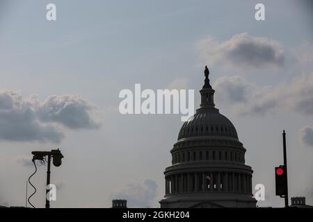 Washington, Stati Uniti. 14 settembre 2021. Una struttura di telecamera di sicurezza temporanea è stata installata prima del rally previsto di settembre 18 a sostegno degli insurzionisti del 6 gennaio, a Capitol Hill a Washington, DC, 14 settembre 2021. (Foto di Oliver Contreras/SIPA USA) Credit: Sipa USA/Alamy Live News Foto Stock