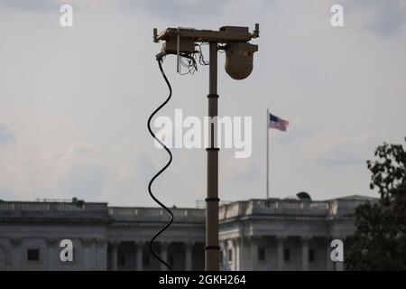 Washington, Stati Uniti. 14 settembre 2021. Una struttura di telecamera di sicurezza temporanea è stata installata prima del rally previsto di settembre 18 a sostegno degli insurzionisti del 6 gennaio, a Capitol Hill a Washington, DC, 14 settembre 2021. (Foto di Oliver Contreras/SIPA USA) Credit: Sipa USA/Alamy Live News Foto Stock