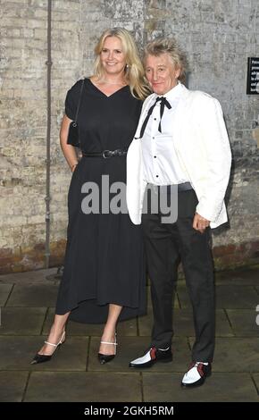La foto deve essere accreditata ©Alpha Press 079965 14/09/2021 Rod Stewart e Rachel Hunter The Sun Chi Cares vince i premi 2021 a Londra Foto Stock