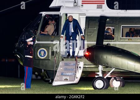 Il presidente DEGLI STATI UNITI Joe Biden ritorna alla Casa Bianca dopo la sua prima oscillazione della Costa Occidentale come presidente a Washington, DC, USA. 14 settembre 2021. Credit: Sipa USA/Alamy Live News Foto Stock