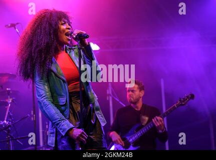 Beverley Knight si esibisce al Cambridge Club Festival 2021 al Childerley Orchard il 10 settembre 2021, Cambridge, Inghilterra Foto Stock