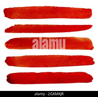 Linee di vernice rosso acquerello isolate su bianco Foto Stock