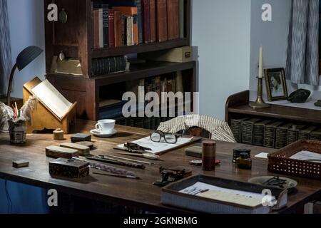 Scrivania presso la Casa de Robert Graves, Deià, Mallorca, Spagna Foto Stock