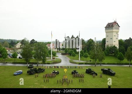 La 18a Brigata militare di polizia prepara per il loro cambio di comando e la cerimonia di rinuncia della responsabilità, Grafenwoehr, Germania 4 giugno 2021. Foto Stock