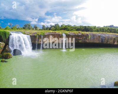 Bella cascata Dray Nur nella provincia di Dak Nong nel Vietnam centrale Foto Stock