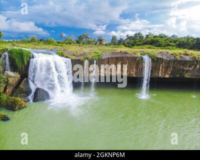 Bella cascata Dray Nur nella provincia di Dak Nong nel Vietnam centrale Foto Stock