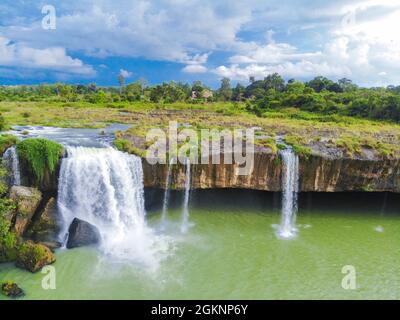 Bella cascata Dray Nur nella provincia di Dak Nong nel Vietnam centrale Foto Stock