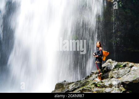 Cascata di Luu Ly nella provincia di Dak Nong nel Vietnam centrale Foto Stock