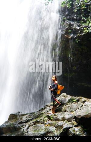 Cascata di Luu Ly nella provincia di Dak Nong nel Vietnam centrale Foto Stock