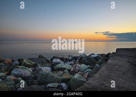 Incredibile tramonto sul mare in Liguria a Camogli Foto Stock