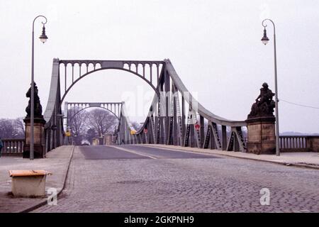 Glienicker Brücke il Ponte delle spie nel 1990 Foto Stock