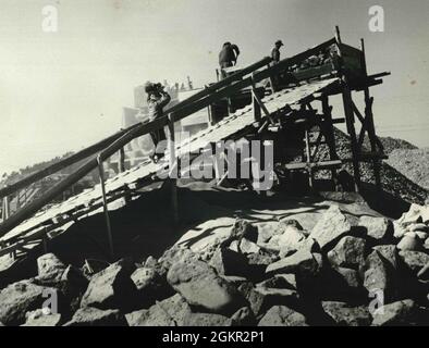 La storia dell'USACE può essere fatta risalire al 16 giugno 1775, quando il Congresso continentale organizzò un esercito con un ingegnere capo e due assistenti. Richard Gridley divenne il primo ingegnere capo del Gen. George Washington; tuttavia, non fu fino al 1779 che il Congresso creò un corpo separato di ingegneri Foto Stock