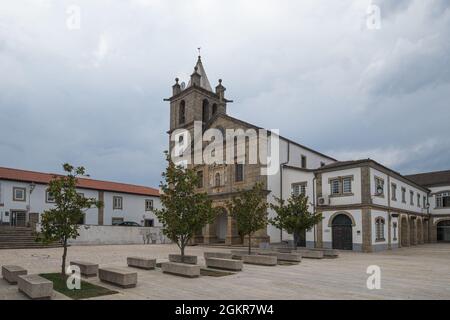 Mogadouro, Portogallo - 26 agosto 2021 : Chiesa e Convento di San Francisco, Distretto di Braganca, Portogallo Foto Stock
