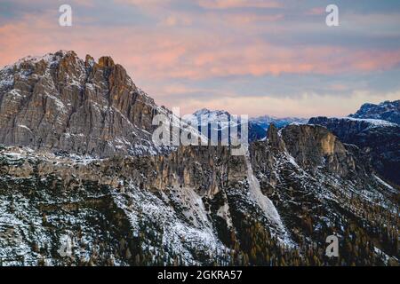 Monte Cristallo all'alba, Dolomiti, Cortina d'Ampezzo, provincia Belluno, Veneto, Italia, Europa Foto Stock