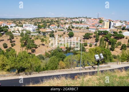 Miranda do Douro, Portogallo - 27 agosto 2021 : Vista della città di Trás-os-Montes, Distretto di Braganca, Portogallo Foto Stock