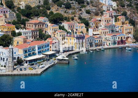 Porto di Gialos, Isola di Symi (Simi), Gruppo dell'Isola del Dodecaneso, Isole Greche, Grecia, Europa Foto Stock