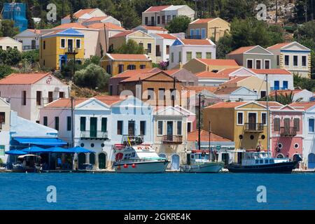 Porto di Kastellorizo, Isola di Kastellorizo (Megisti), Gruppo del Dodecaneso, Isole greche, Grecia, Europa Foto Stock