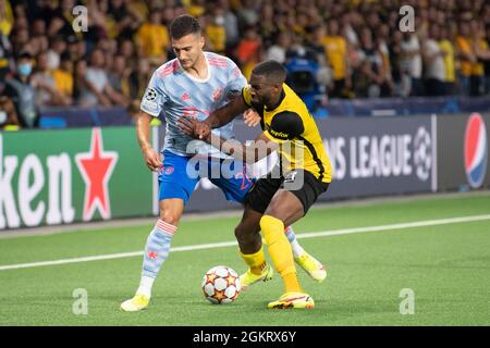 BERNA, SVIZZERA - SETTEMBRE 14: Ulisses Garcia di BSC Young Boys e Diogo Dalot di Manchester United durante la partita del gruppo F della UEFA Champions League tra BSC Young Boys e Manchester United a Stadion Wankdorf il 14 Settembre 2021 a Berna, Svizzera. (Foto di FreshFocus/MB Media) Foto Stock