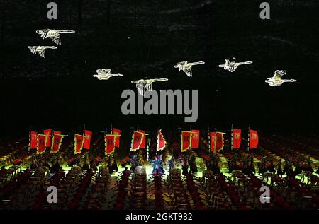 XI'an, Provincia di Shaanxi. 15 settembre 2021. Gli artisti si esibiscono durante la cerimonia di apertura dei 14 Giochi nazionali della Cina a Xi'an, provincia di Shaanxi, 15 settembre 2021. Credit: Sun Fei/Xinhua/Alamy Live News Foto Stock