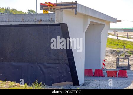 Sottopasso autostradale Ponte struttura in calcestruzzo cantiere Foto Stock