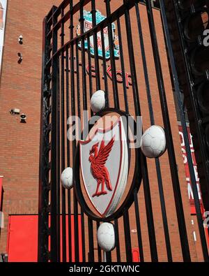 Liverpool, Regno Unito. 15 settembre 2021. Il Paisley Gateway vicino al Kop ad Anfield a Liverpool, Regno Unito il 9/15/2021. (Foto di Mark Cosgrove/News Images/Sipa USA) Credit: Sipa USA/Alamy Live News Foto Stock