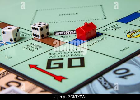 Buon gioco di famiglia di monopolio Foto Stock