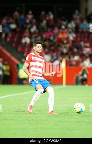 Granada, Spagna. 28 agosto 2021. Carlos Neva in azione durante la partita la Liga Santander tra Granada CF e Real Betis allo stadio Nuevo Los Carmenes.(Punteggio finale; Granada CF 1:2 Real Betis). Credit: SOPA Images Limited/Alamy Live News Foto Stock