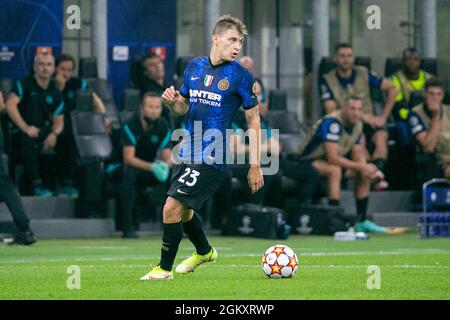 Milano, Italia - settembre 15 2021 - la barella Nicolò in azione Inter- Real Madrid Champions League Credit: Christian Santi/Alamy Live News Foto Stock