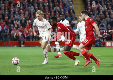 Liverpool, Regno Unito. 15 settembre 2021. Divock origi di Liverpool (27) fa una pausa. UEFA Champions League, partita gruppo B, Liverpool contro Milano all'Anfield Stadium di Liverpool mercoledì 15 settembre 2021. Questa immagine può essere utilizzata solo a scopo editoriale. Solo per uso editoriale, licenza richiesta per uso commerciale. Nessun uso in scommesse, giochi o un singolo club / campionato / giocatori pubblicazioni. pic di Chris Stading/Andrew Orchard sport fotografia/Alamy Live news credito: Andrew Orchard sport fotografia/Alamy Live News Foto Stock