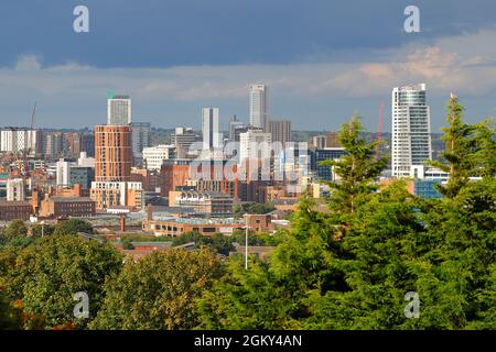 Vista sul centro di Leeds da Beeston Foto Stock