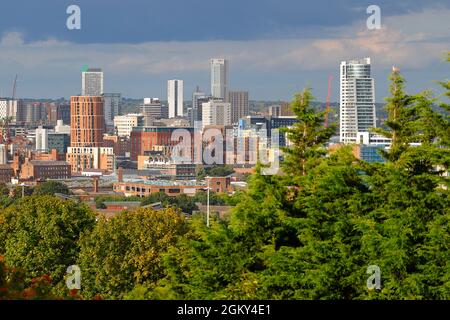 Vista sul centro di Leeds da Beeston Foto Stock