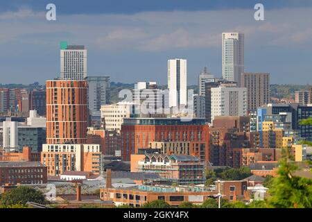 Vista sul centro di Leeds da Beeston Foto Stock