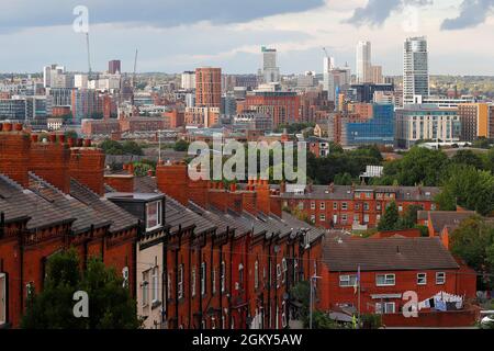 Vista sul centro di Leeds da Beeston Foto Stock