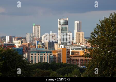 3 edifici più alti di Leeds. Sky Plaza 106m (a sinistra) Bridgewater Place 112m (centro) Altus House 116m (a destra) e anche l'edificio più alto dello Yorkshire Foto Stock