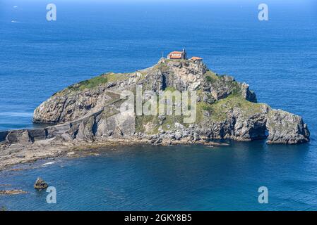 Eremo e chiesa di San Juan de Gaztelugatxe sulla costa basca vicino a Bermeo, Bilbao, Spagna Foto Stock