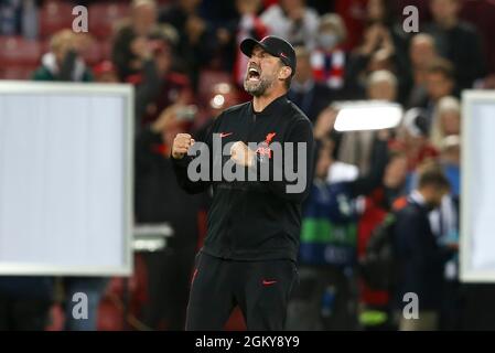 Liverpool, Regno Unito. 15 settembre 2021. UEFA Champions League, partita gruppo B, Liverpool contro Milano all'Anfield Stadium di Liverpool mercoledì 15 settembre 2021. Questa immagine può essere utilizzata solo a scopo editoriale. Solo per uso editoriale, licenza richiesta per uso commerciale. Nessun uso in scommesse, giochi o un singolo club / campionato / giocatori pubblicazioni. pic di Chris Stading/Andrew Orchard sport fotografia/Alamy Live news credito: Andrew Orchard sport fotografia/Alamy Live News Foto Stock