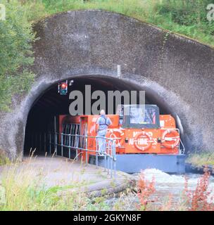 La ruota Falkirk, un'imbarcazione rotante a Tamfourhill, Falkirk, nella Scozia centrale, che collega il canale Forth e Clyde con il canale Union. Foto Stock