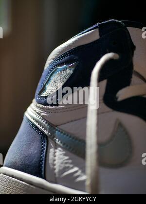 Immagine di una Air Jordan 1 High OG COJP Midnight Navy Foto Stock