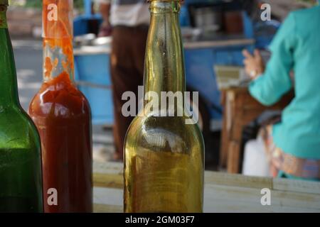 Salsa di soia indonesiana in verruca con sfondo naturale Foto Stock