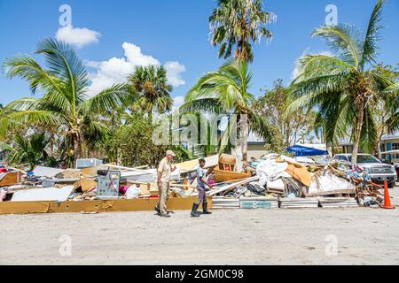 Everglades City Florida, dopo l'uragano Irma, case tempesta disaster recovery pulizia, inondazione di picco danni distruzione post-emat rifiuti Foto Stock