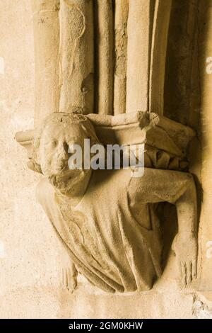 FRANCIA HAUTE-SAVOIE (74) ABONDANCE, PARTICOLARE DEL CHIOSTRO DELL'ABBAZIA, MASSICCIO DI CHABLAIS Foto Stock