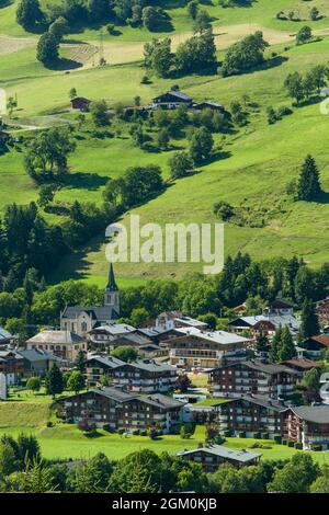 FRANCIA HAUTE-SAVOIE (74) PRAZ-SUR-ARLY, VILLAGGIO Foto Stock