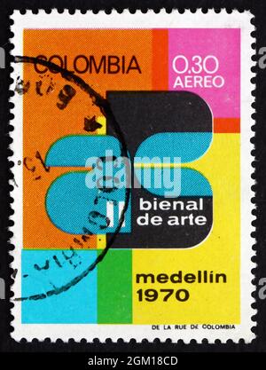 COLOMBIA - CIRCA 1970: Un francobollo stampato in Colombia mostra Art Exhibition Emblem, 2a Biennale Art Exhibition, Medellin, circa 1970 Foto Stock