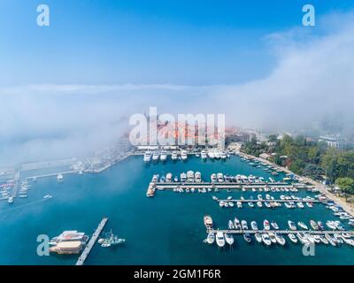 Il Dukley Marina Budva in Montenegro. Il Dukley Marina Budva si trova nel cuore della Riviera di Budva, accanto alla storica città di Bu Foto Stock