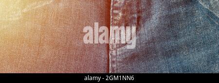 parte anteriore pantaloni jeans donna con colore blu mosca primo piano. concetto di salute femminile e femminile e problemi del pavimento pelvico e genitali. denim Foto Stock