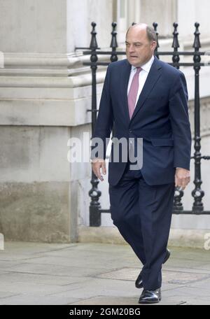 Ben Wallace MP - Segretario per la Difesa - arrivando a Downing Street durante un rimpasto in cui ha mantenuto il suo lavoro. 15 settembre 2021 Foto Stock