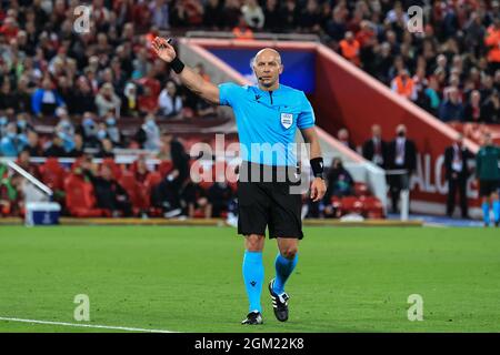 Arbitro Szymon Marciniak durante il gioco Foto Stock